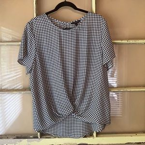 Banana Republic Black and White Herring Bone Top